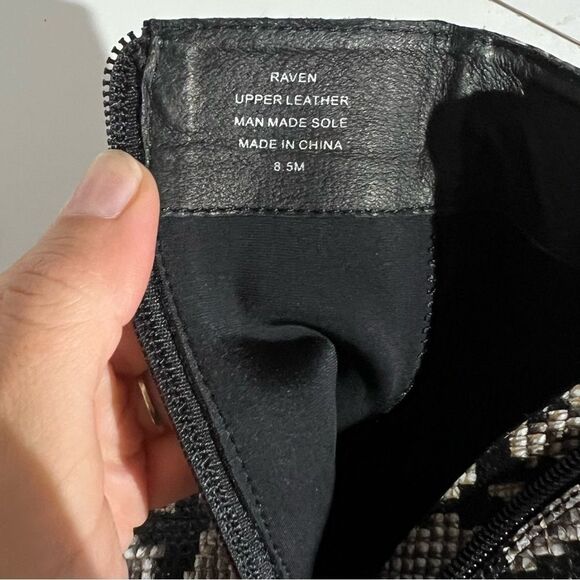 Jeffrey Campbell Raven Snake Print Heel Booties Size 8,5 M - Picture 8 of 9